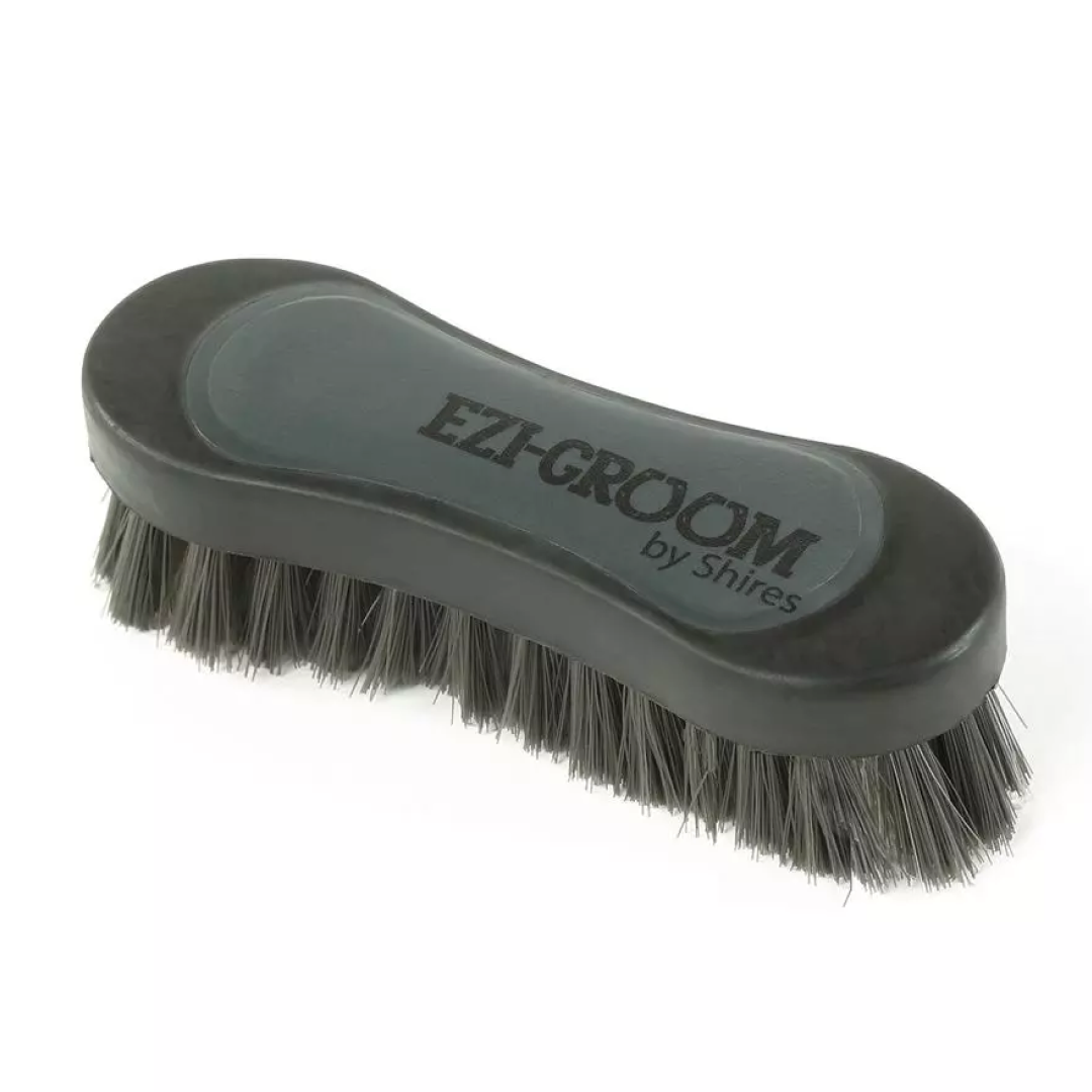 Shires Ezi-Groom Grip Face Brush