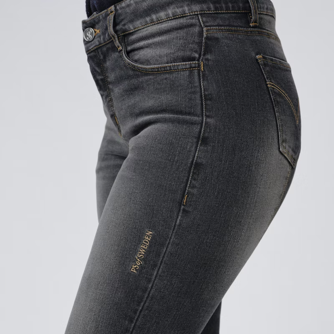 #colour_black-denim