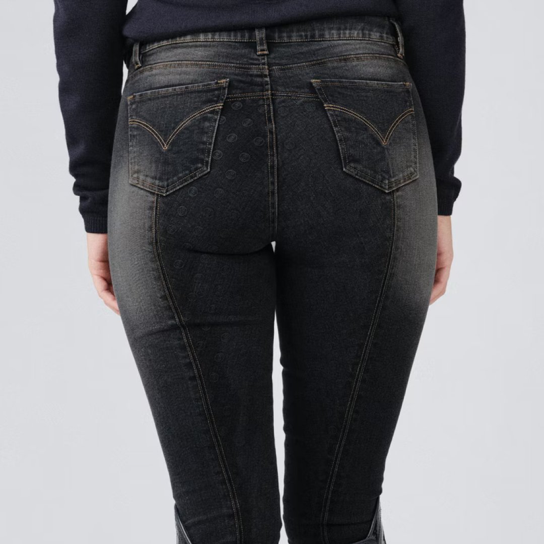 #colour_black-denim